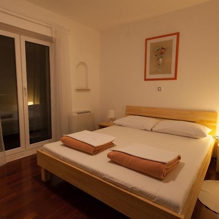 普纳特Bed&Breakfast Lucija住宿加早餐旅馆 外观 照片