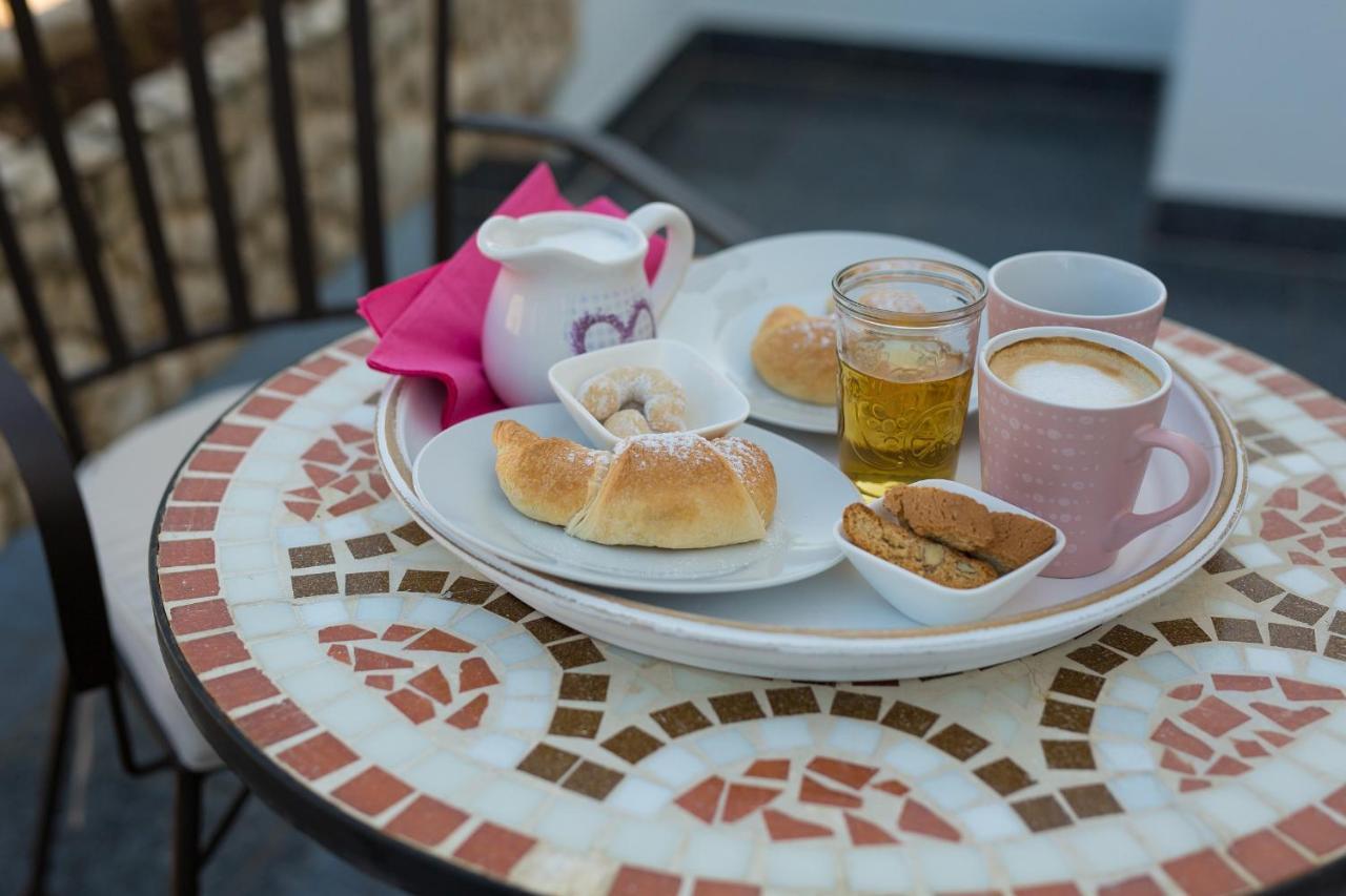 普纳特Bed&Breakfast Lucija住宿加早餐旅馆 外观 照片