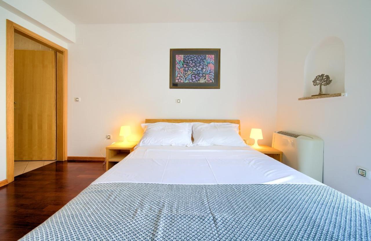 普纳特Bed&Breakfast Lucija住宿加早餐旅馆 外观 照片