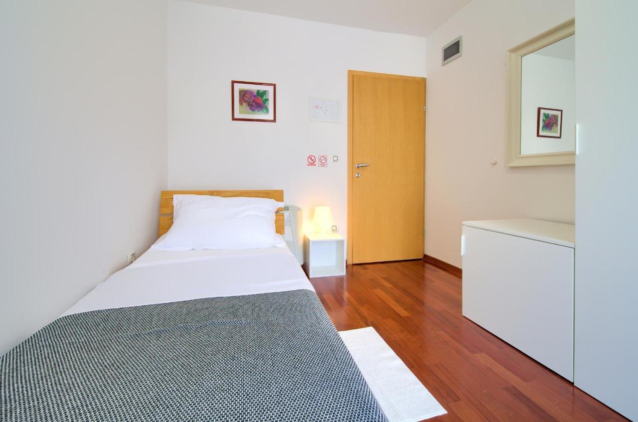 普纳特Bed&Breakfast Lucija住宿加早餐旅馆 外观 照片