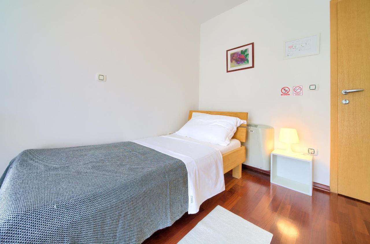 普纳特Bed&Breakfast Lucija住宿加早餐旅馆 外观 照片