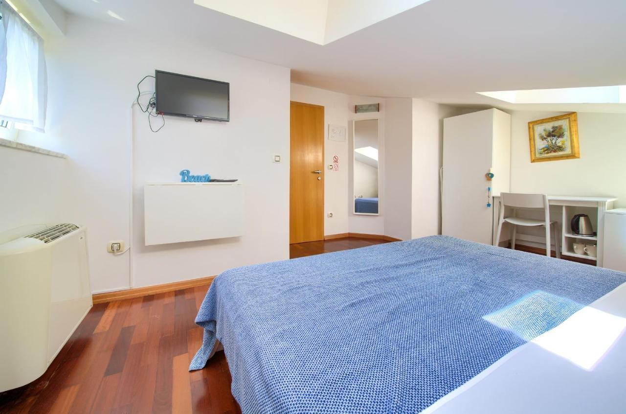 普纳特Bed&Breakfast Lucija住宿加早餐旅馆 外观 照片